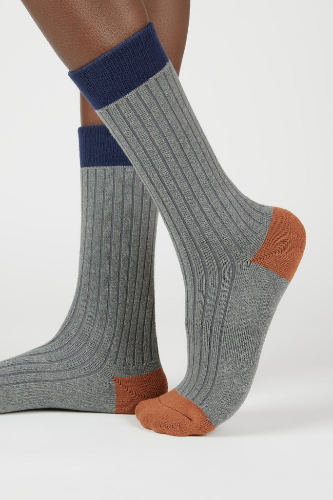 Grey ribbed tricolour block socks_1