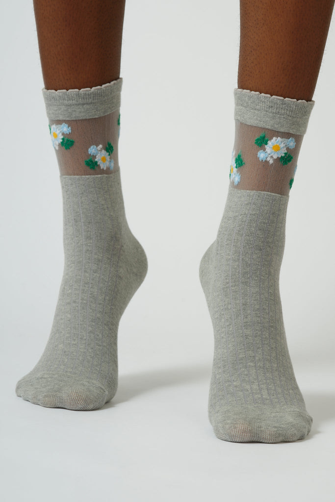 Grey sheer ankle daisy socks_2