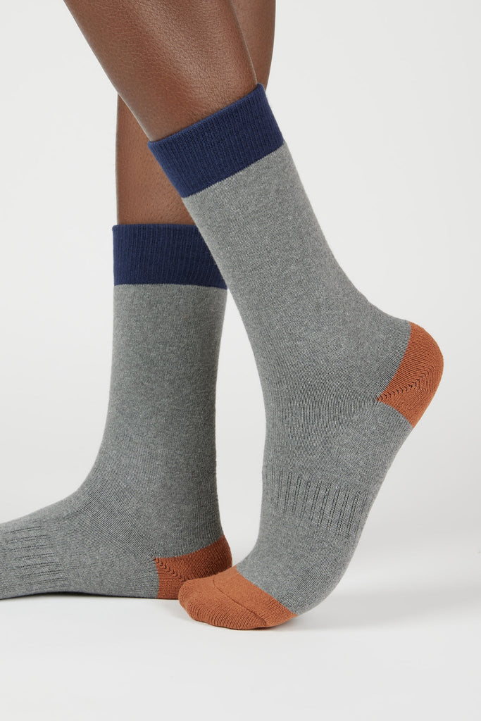 Grey smooth tricolour block socks_1