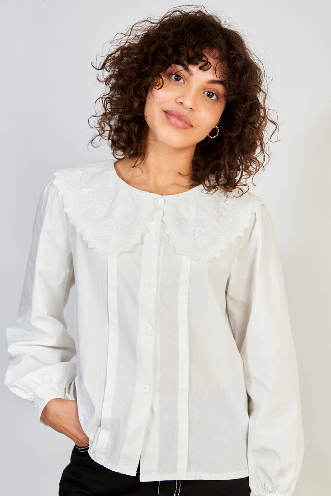 Ivory embroidered floral giant collar blouse_2