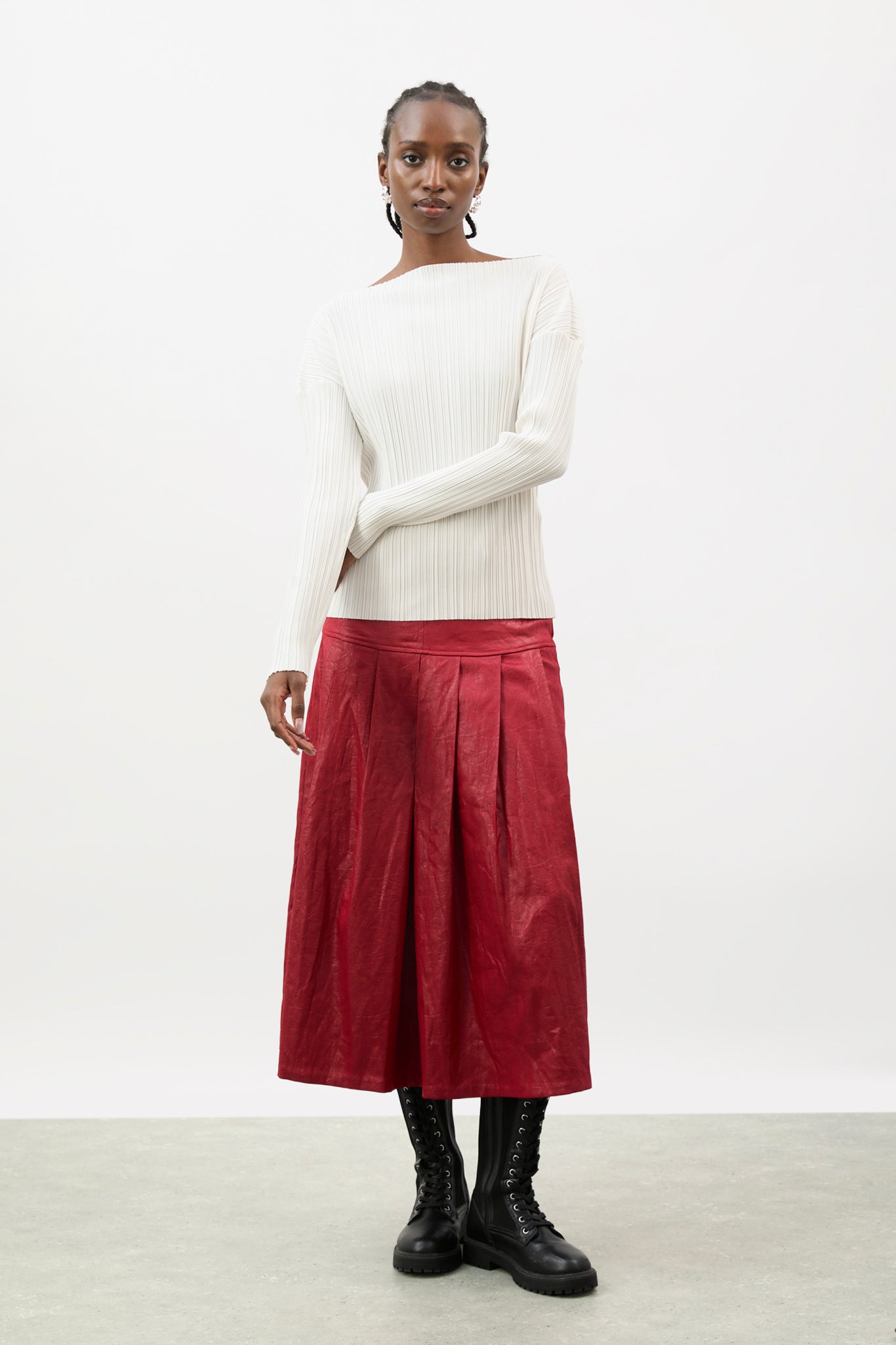 Ivory pleat ribbed wide neck top_4