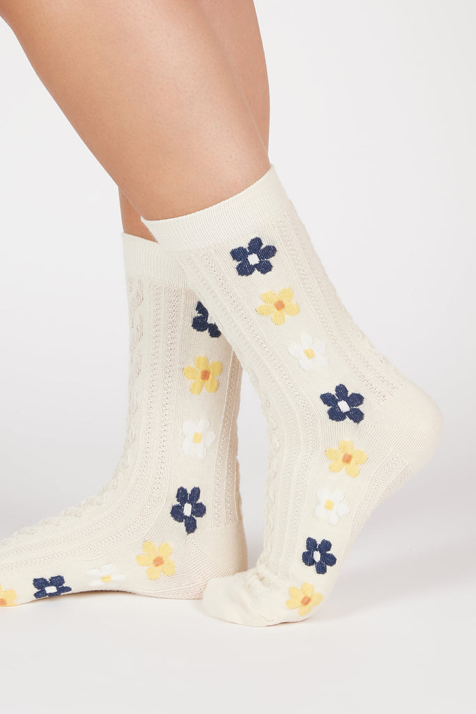Ivory daisy flower strip socks_1