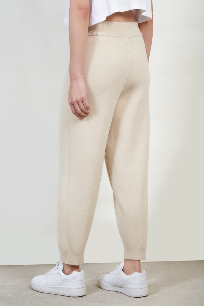 Ivory fuzzy lined thick knit tapered trousers_3