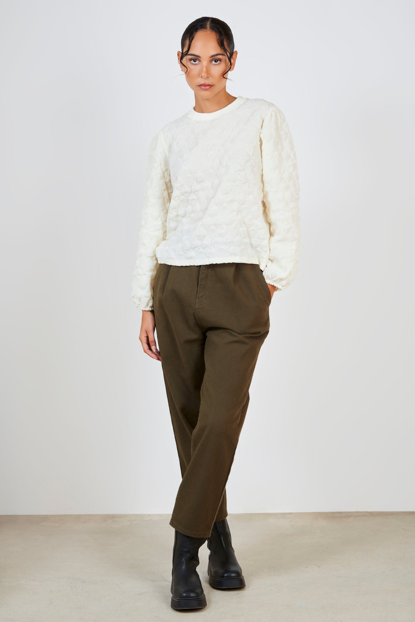 Ivory textured bubble long sleeved top_4