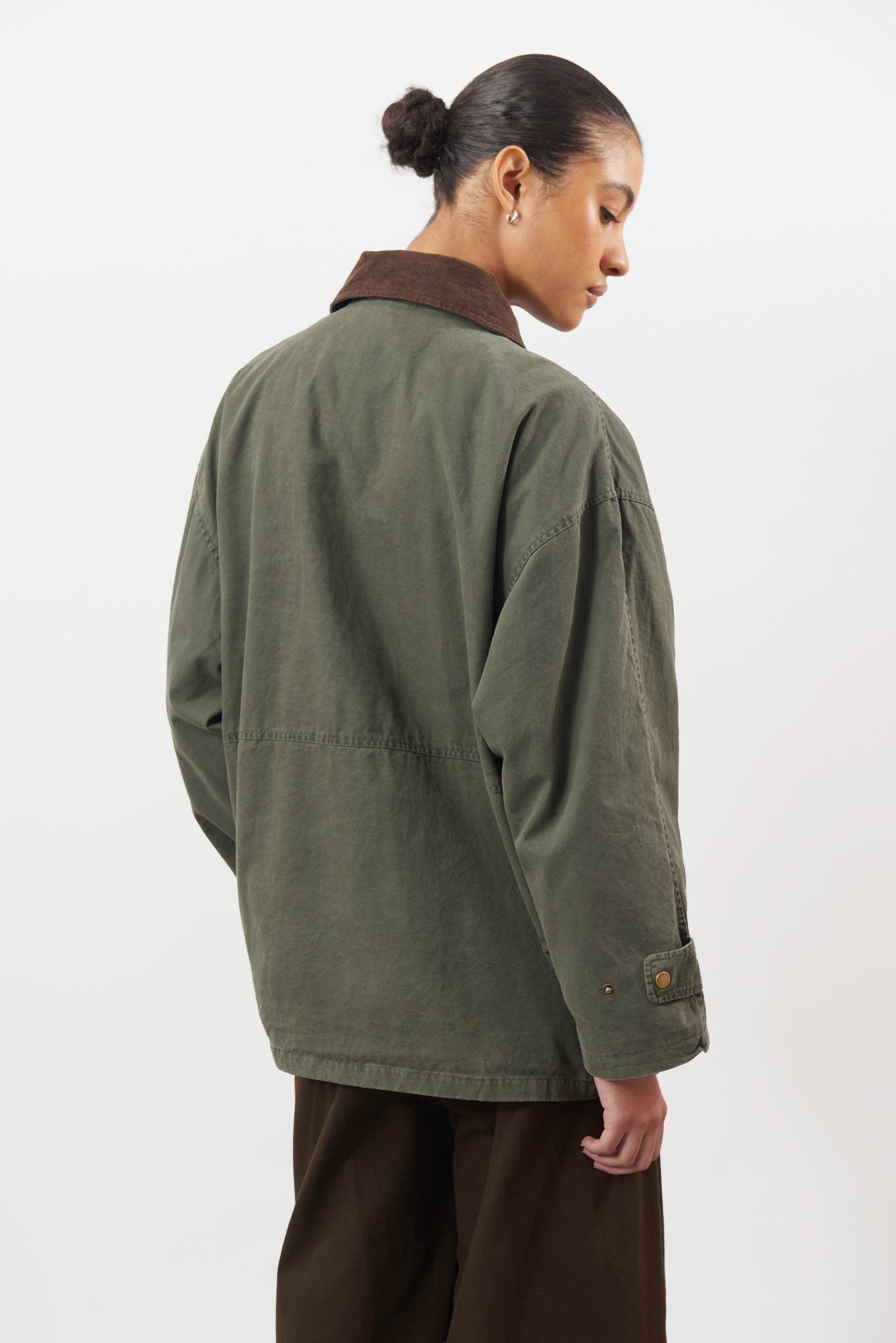 Khaki and brown contrast cord collar large pocket jacket_3