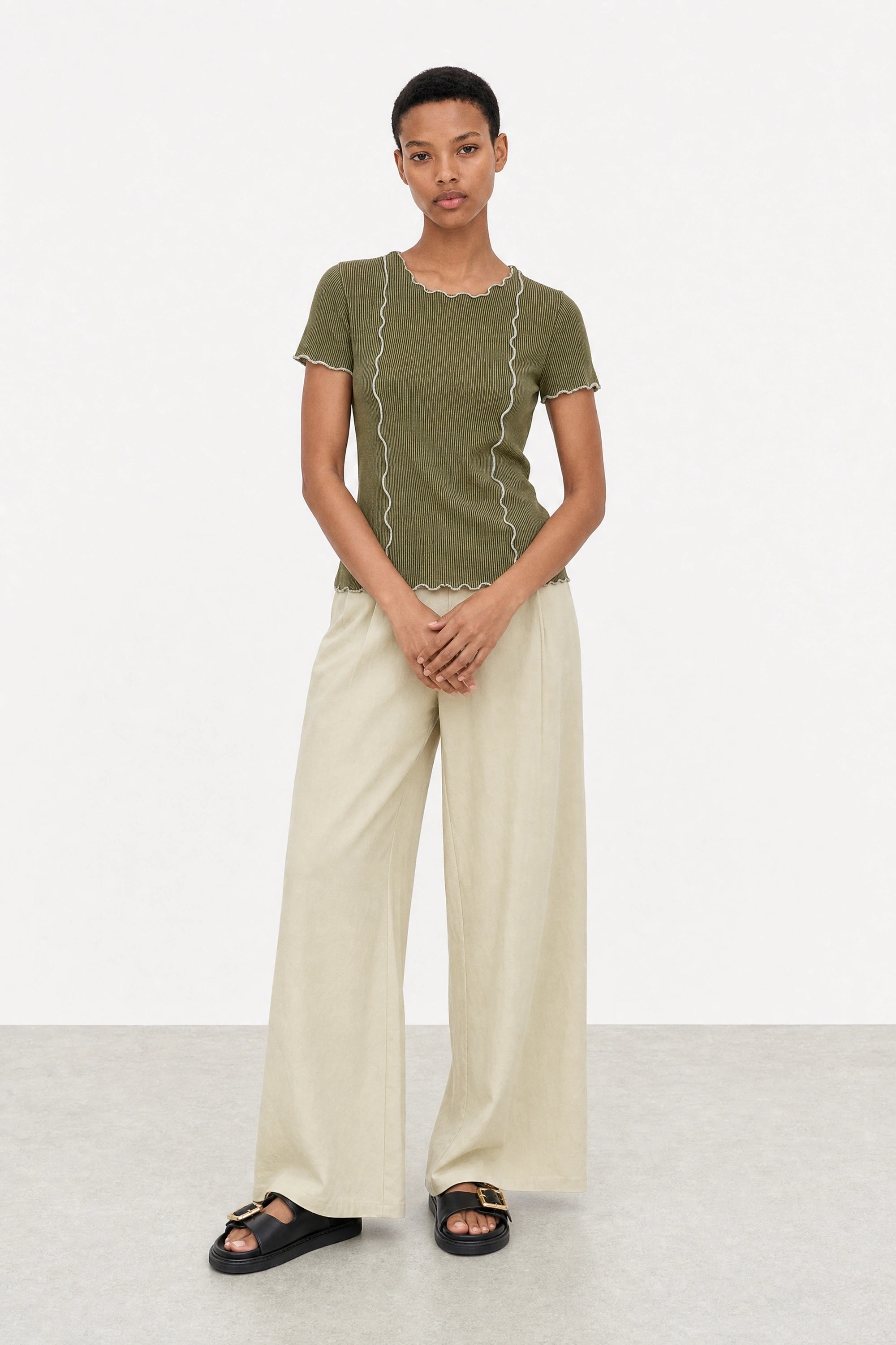 Khaki ribbed contrast trim double line tee_4