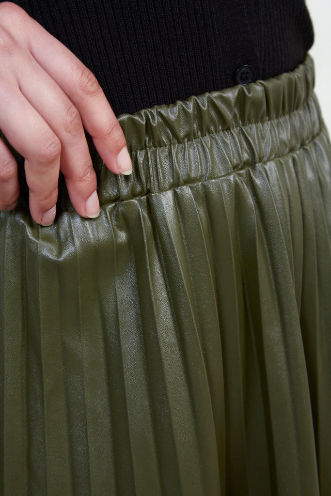 Khaki vegan leather pleated skirt_4