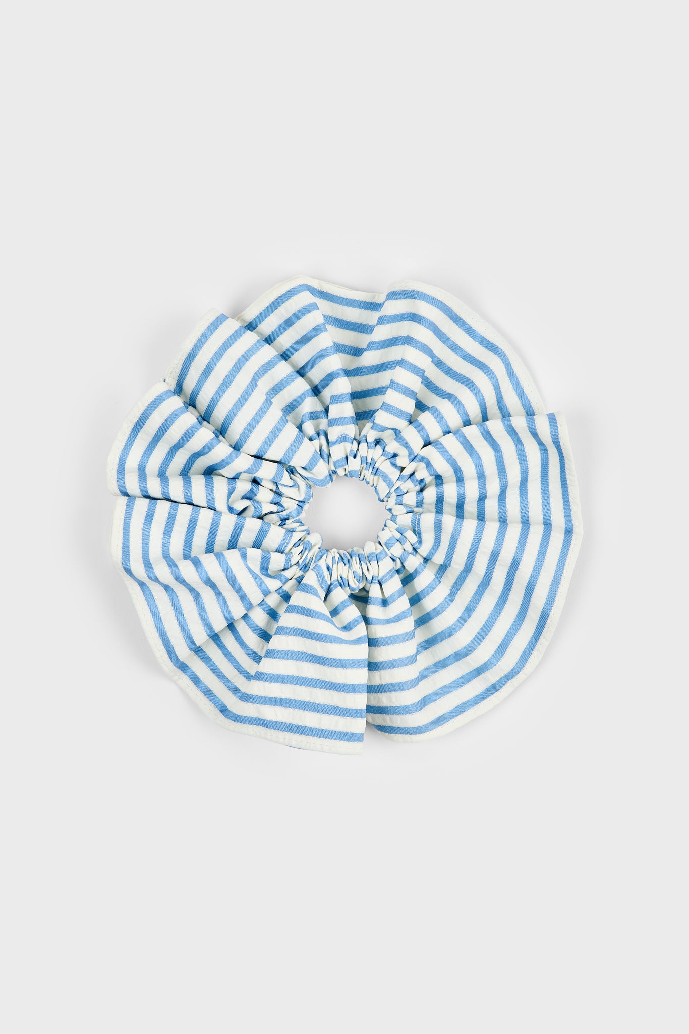 Light blue and ivory textured stripe scrunchie_1