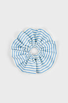 Light blue and ivory textured stripe scrunchie_1