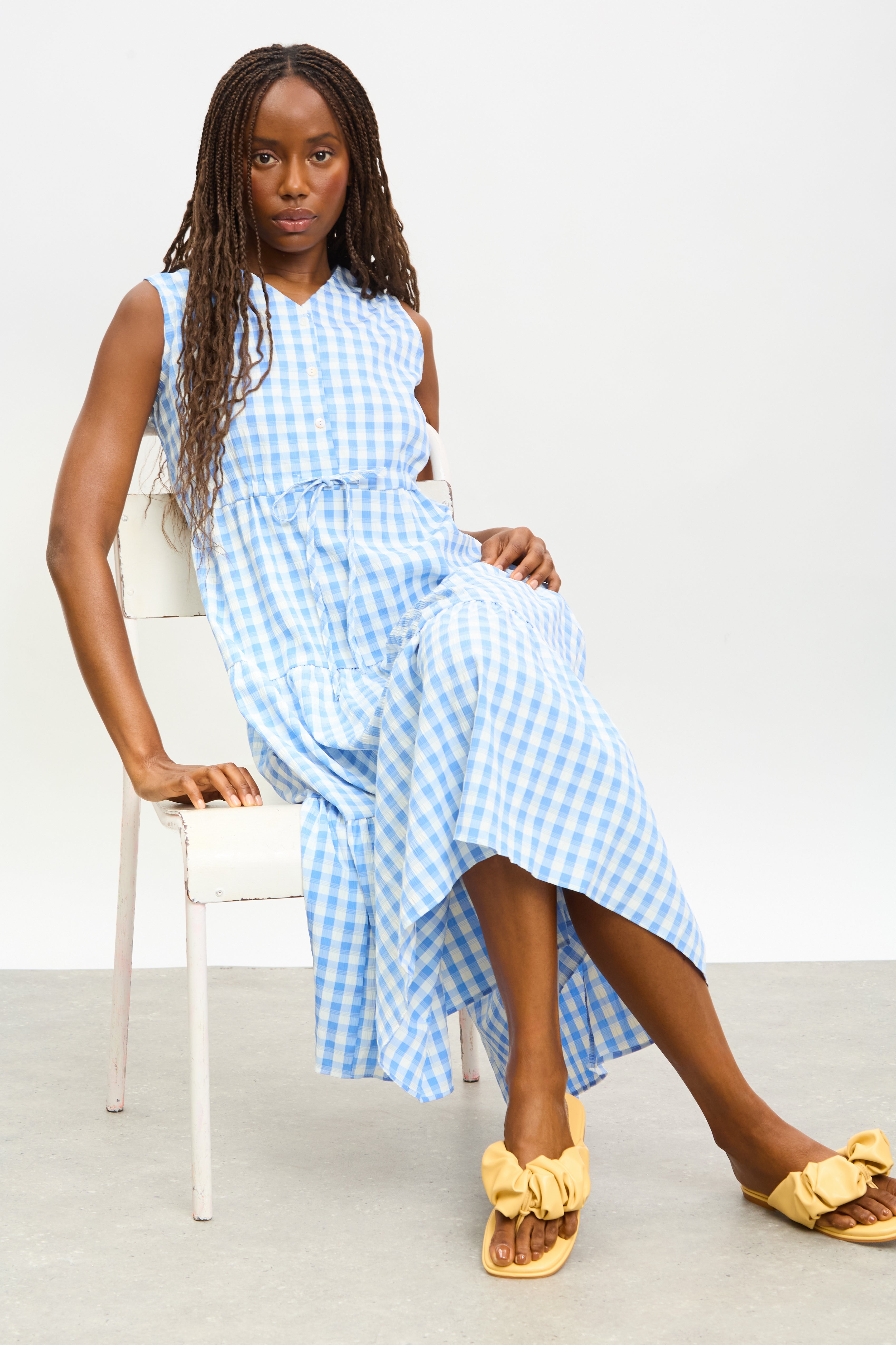 Light blue and white gingham tiered midi dress_5