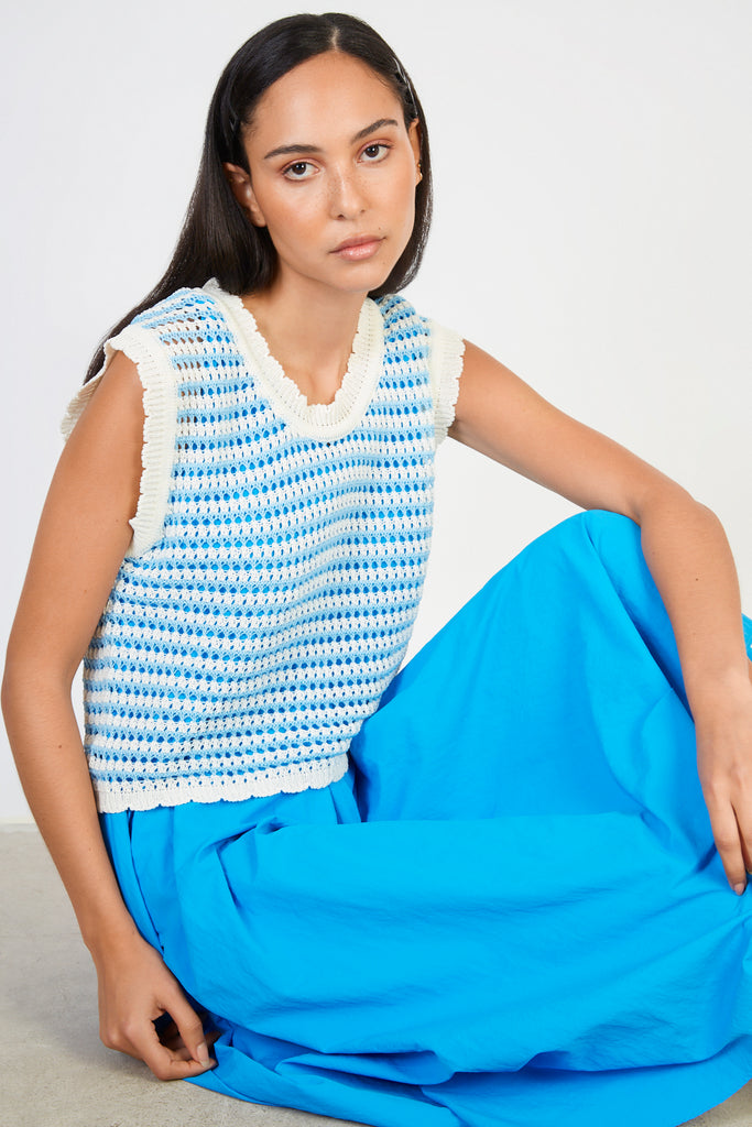 Light blue and white loose knit scalloped edge knit tank_1