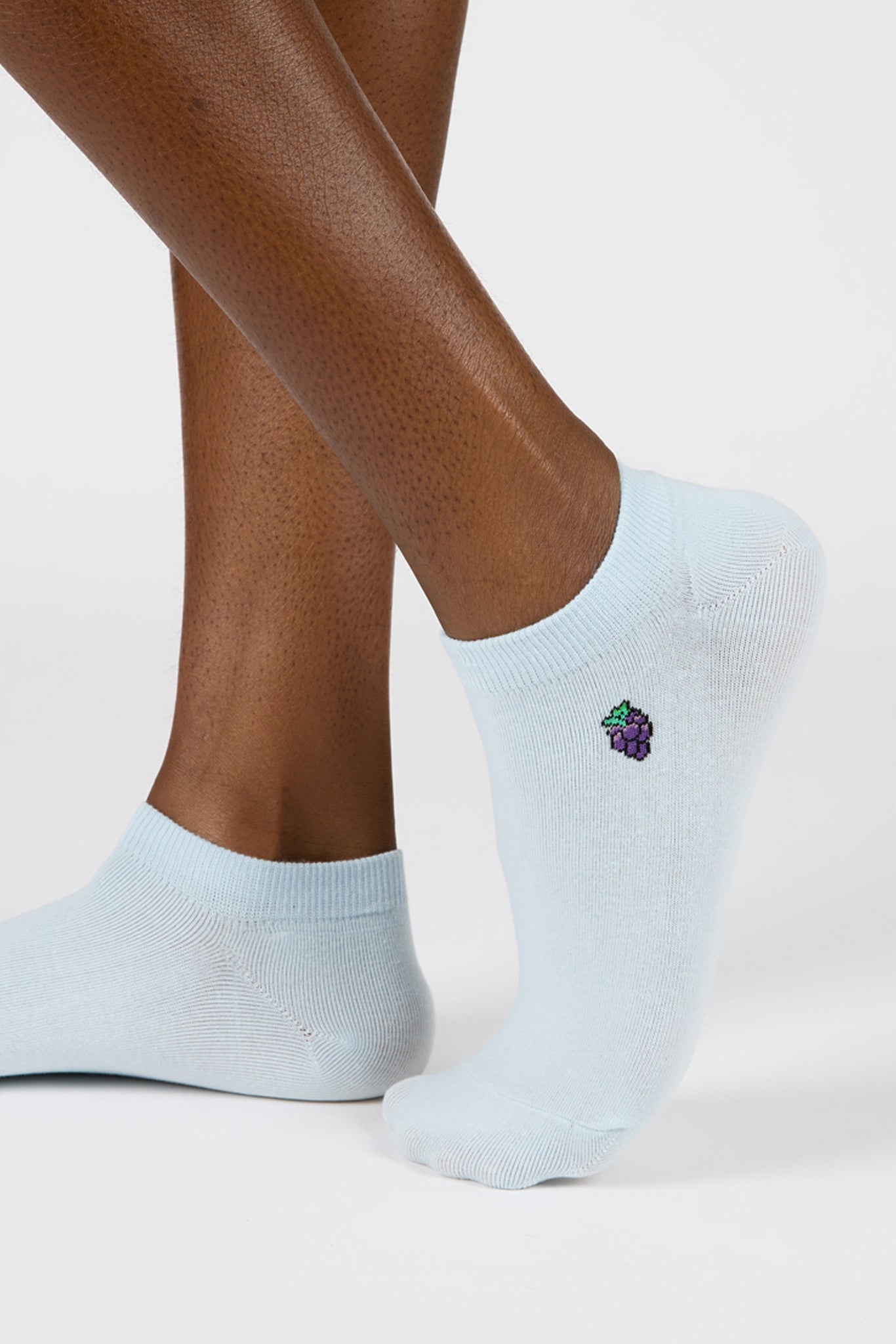 Light blue tiny grapes ankle socks_1