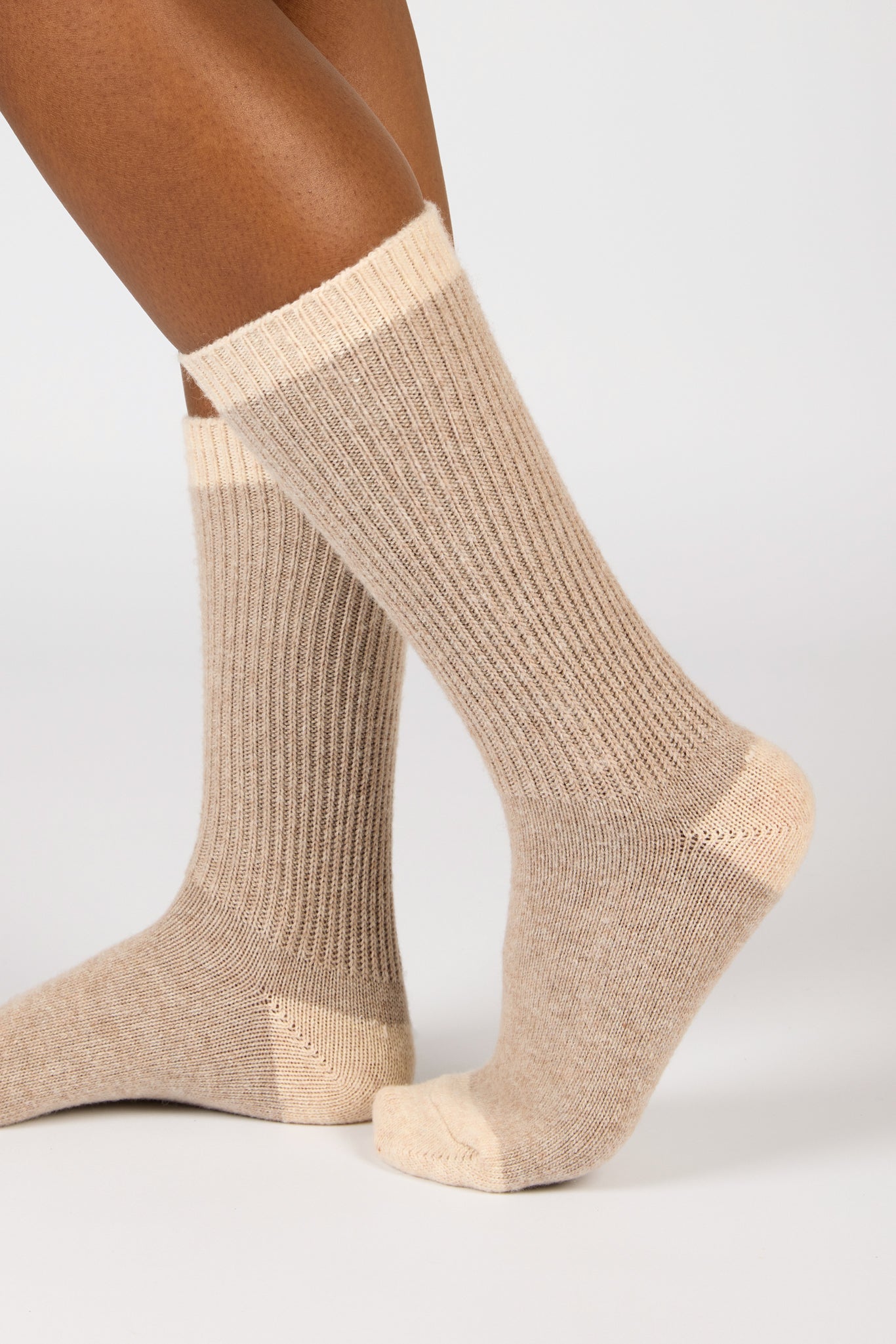 Light brown and oatmeal contrast trim cashmere blend socks_3