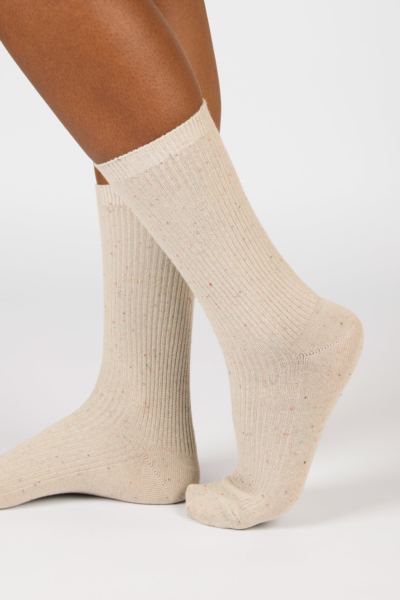 Light beige rainbow fleck ribbed socks_3