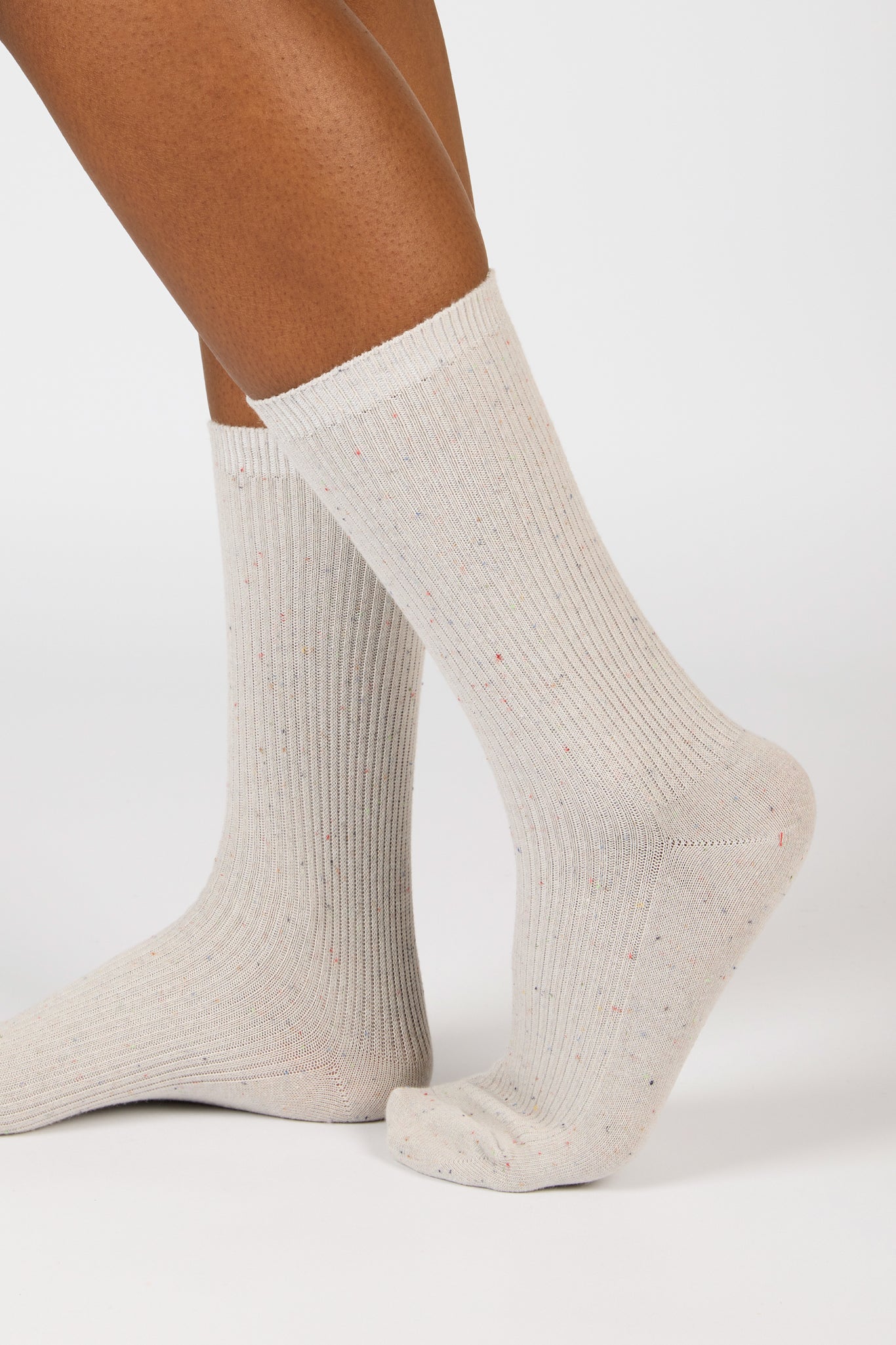 Light grey rainbow fleck ribbed socks_3