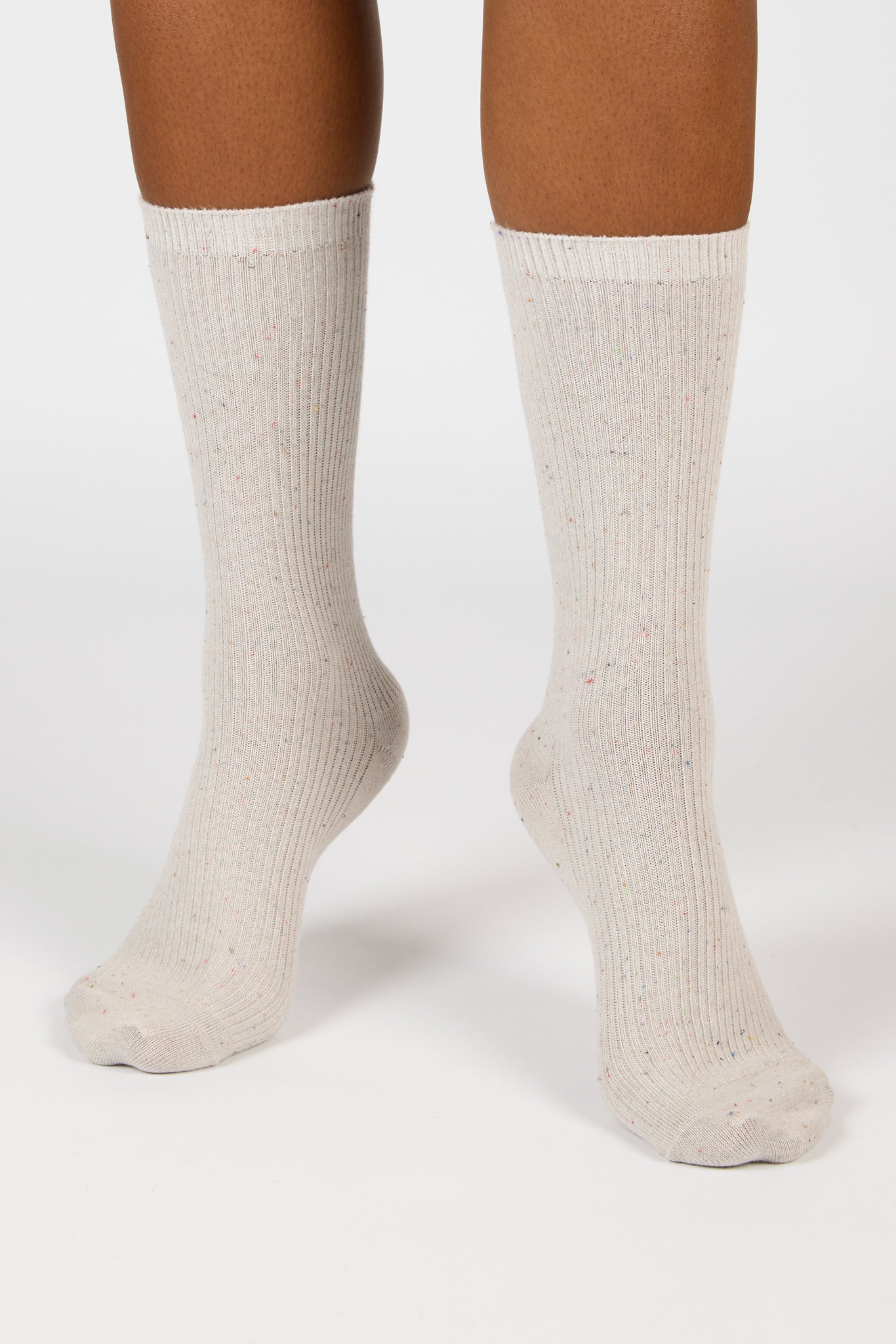 Light grey rainbow fleck ribbed socks_4