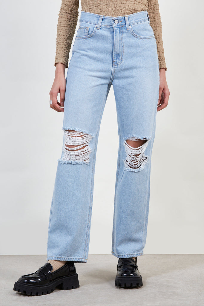 Light blue ripped knee jeans_1