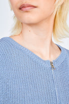 Light blue round neck zip knit vest_5