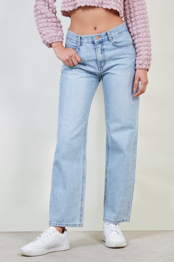 Light blue stove pipe jeans_1