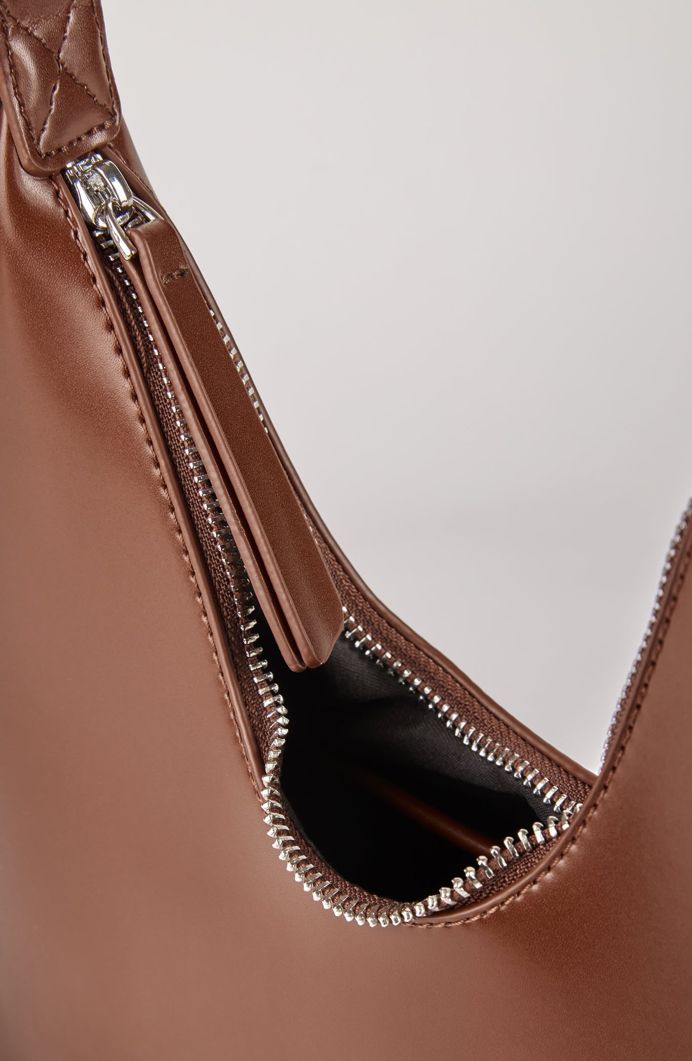 Light brown vegan leather shaped shoulder bag_3