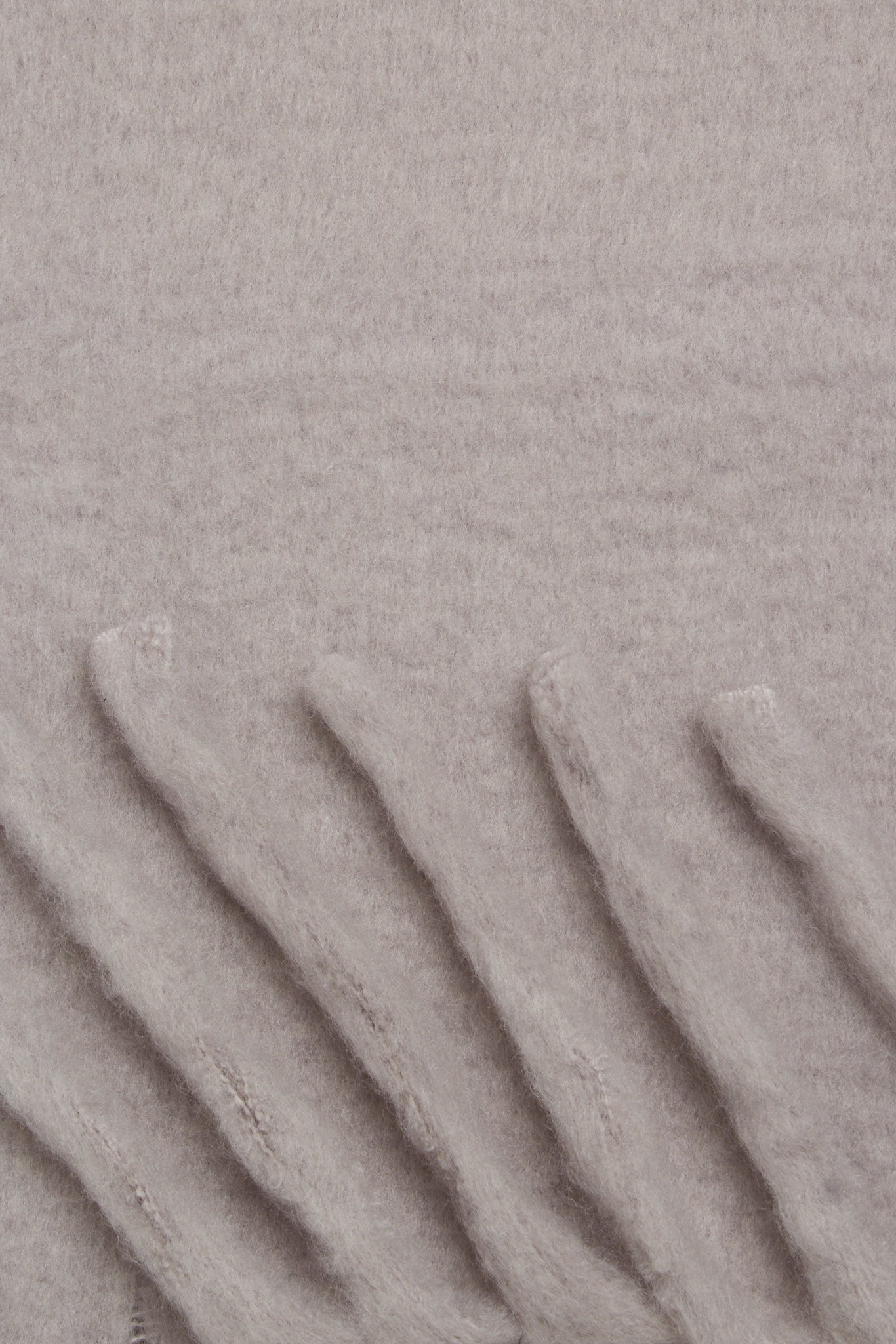 Light grey fuzzy thick scarf_2