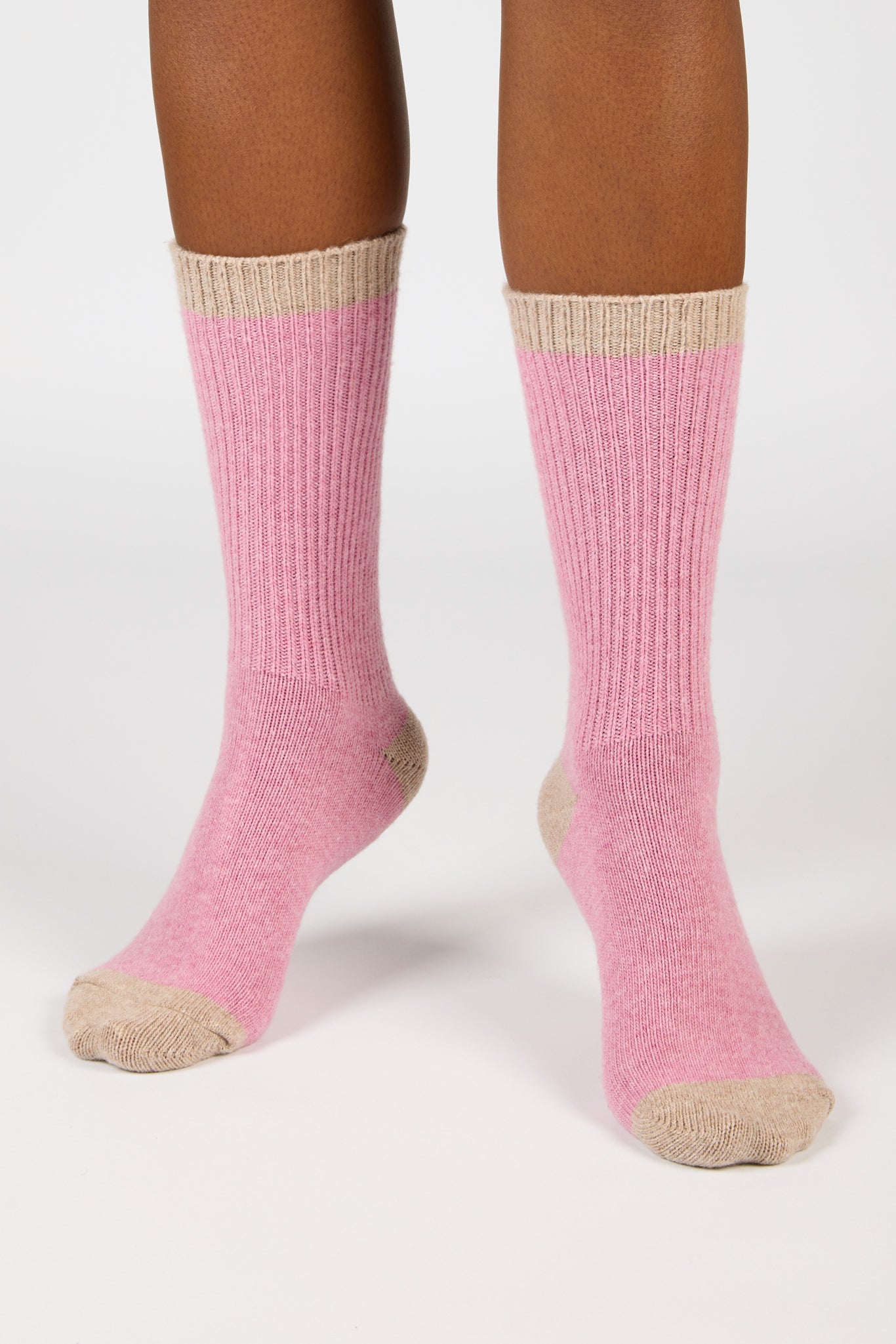 Lilac and beige contrast trim cashmere blend socks_4