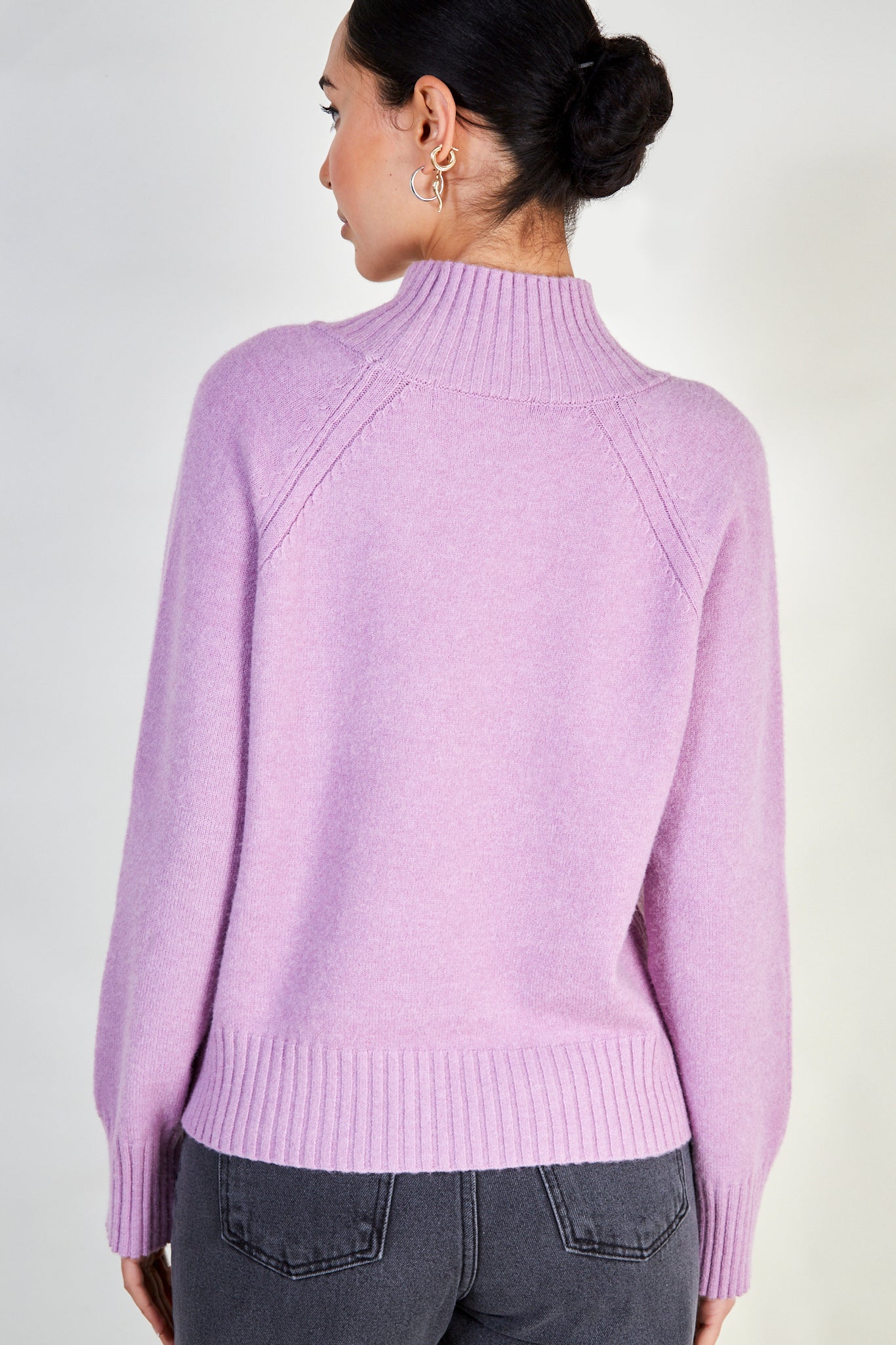 Lilac cashmere blend ribbed neck jumper_3
