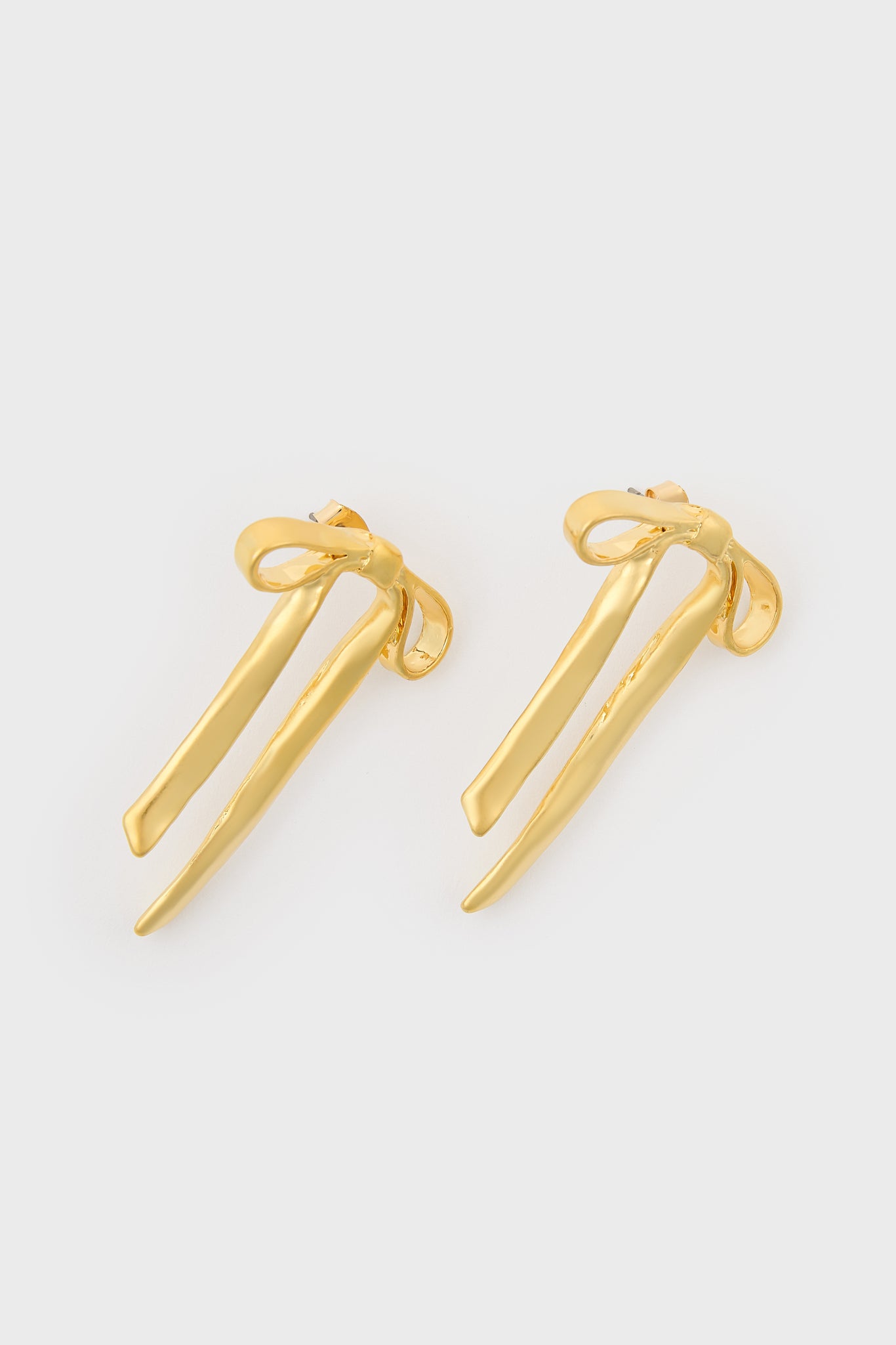 Matte gold ribbon drop earrings_1