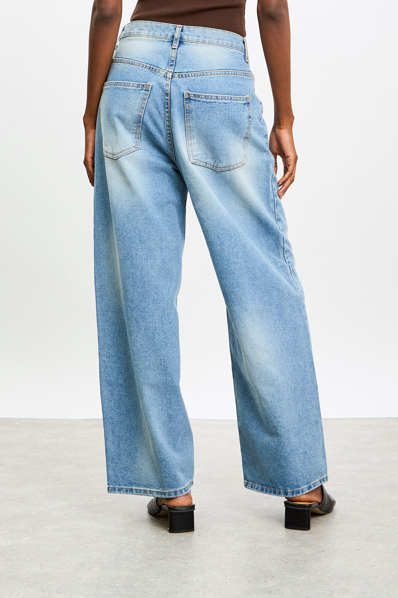 Mid blue washed slouchy wide leg jeans_2