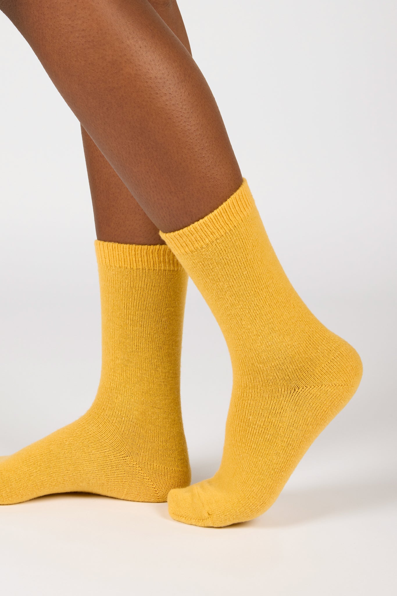 Mustard smooth wool blend socks_3