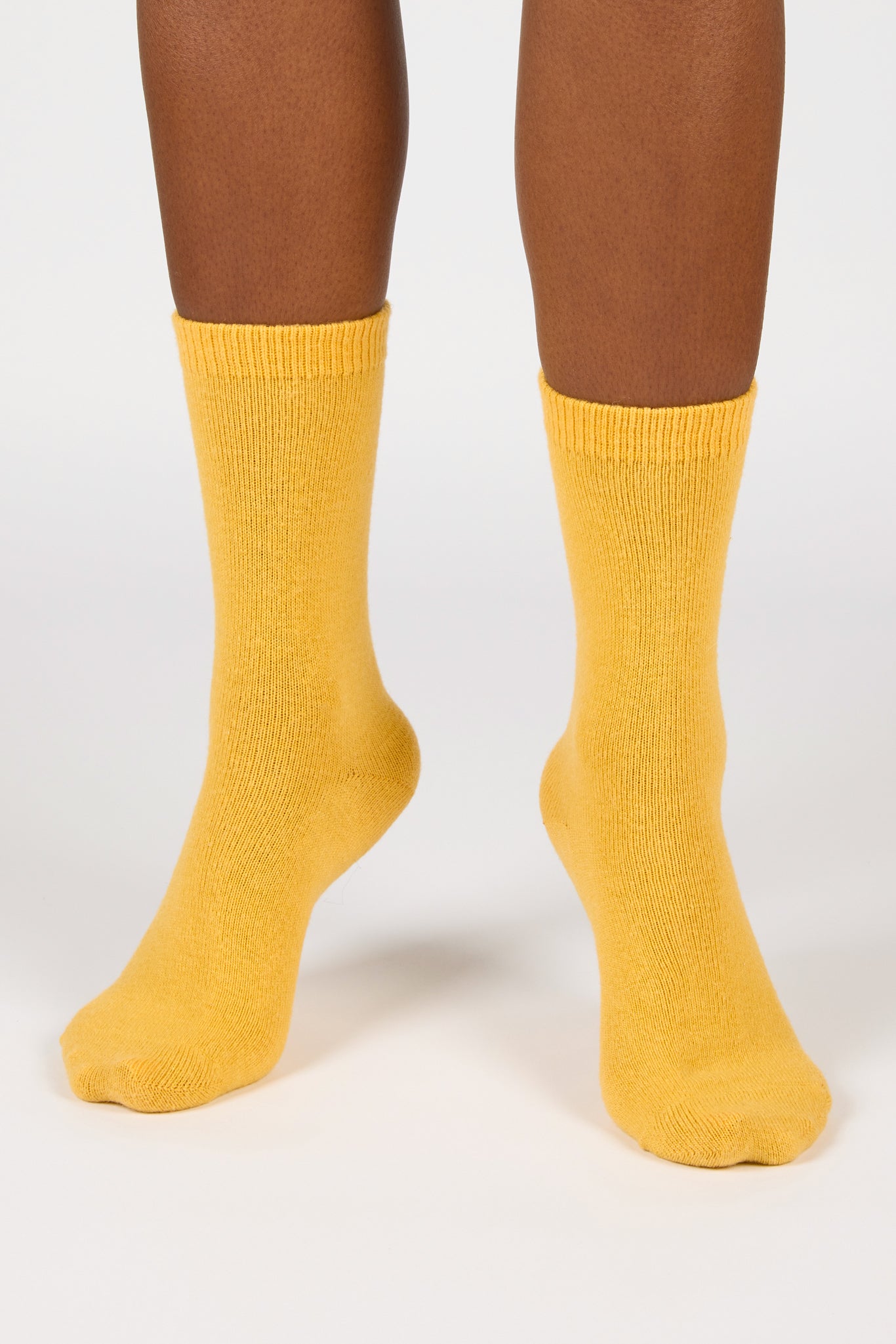 Mustard smooth wool blend socks_4