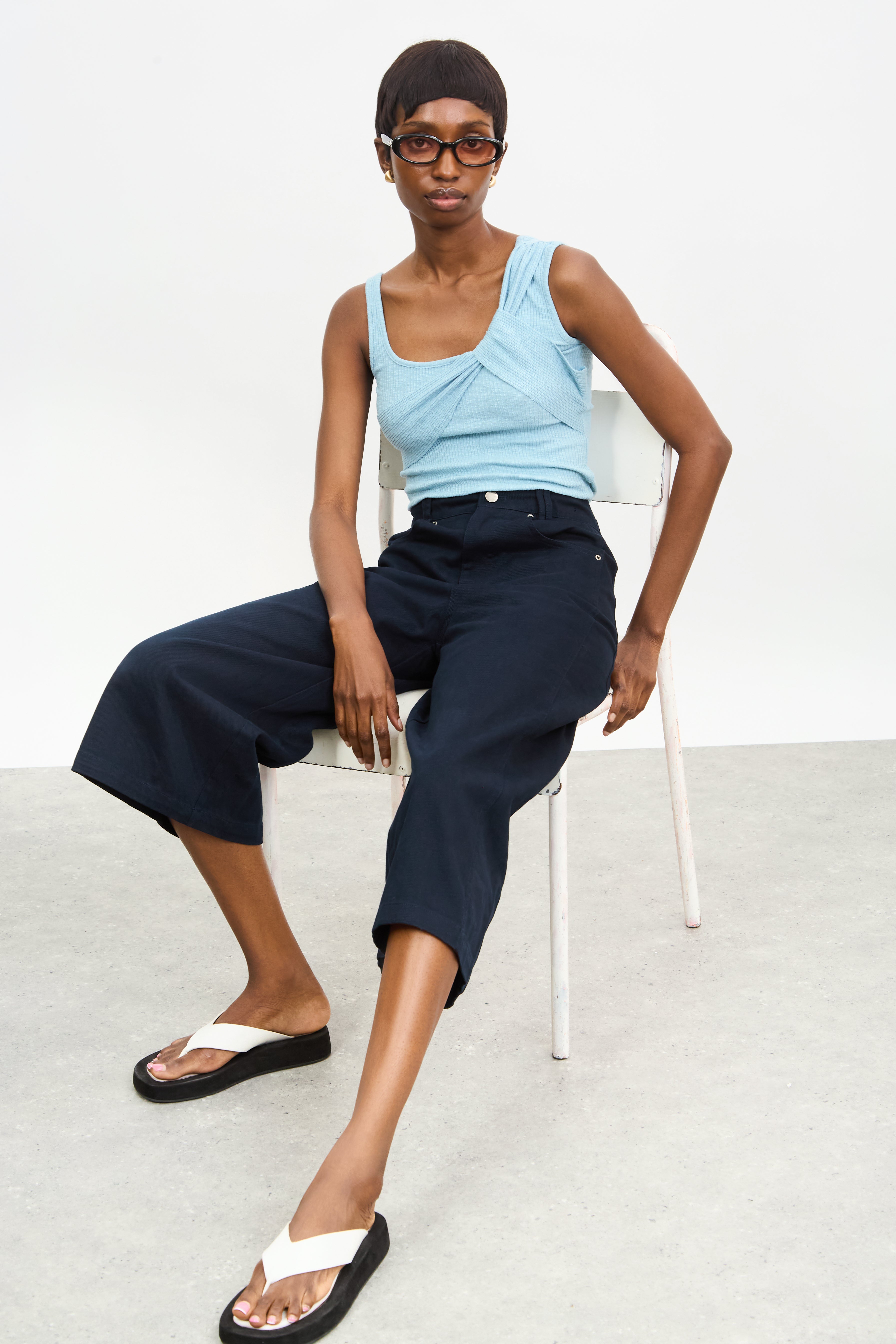 Navy ultra wide leg cropped jeans_5