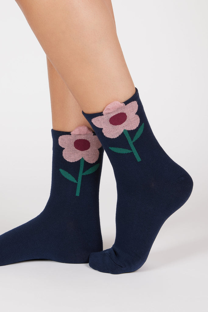 Navy giant lilac flower socks_1