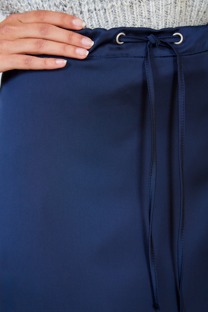 Navy silky tie waist skirt_4