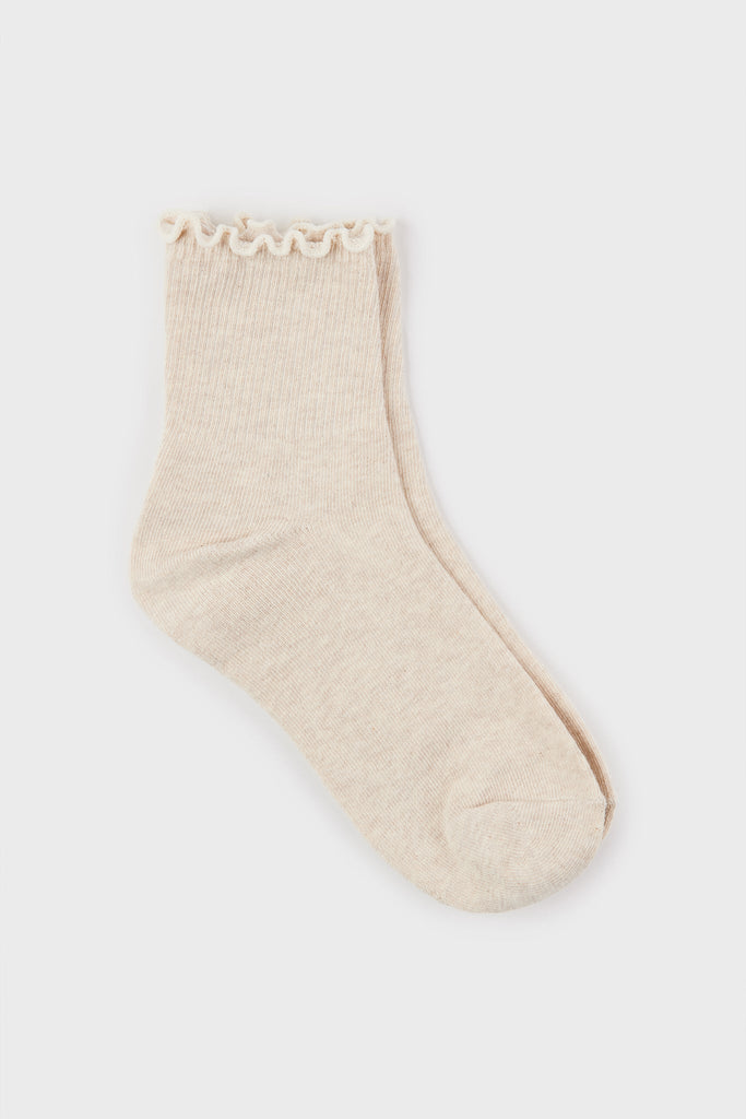 Oatmeal ruffle trim socks_2