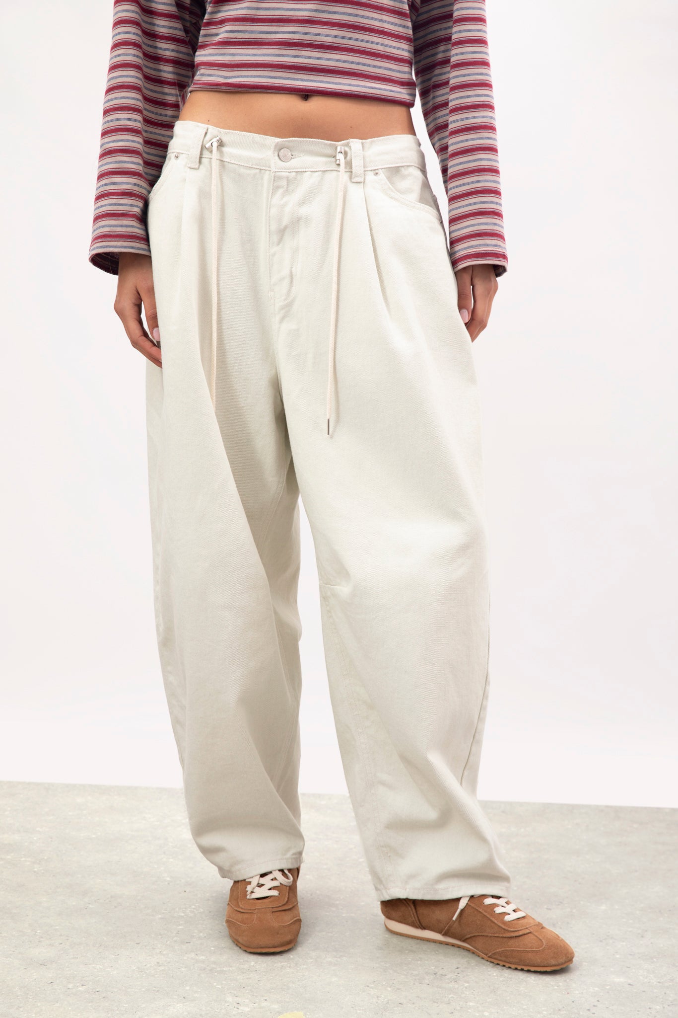 Off white drawstring balloon jeans_1