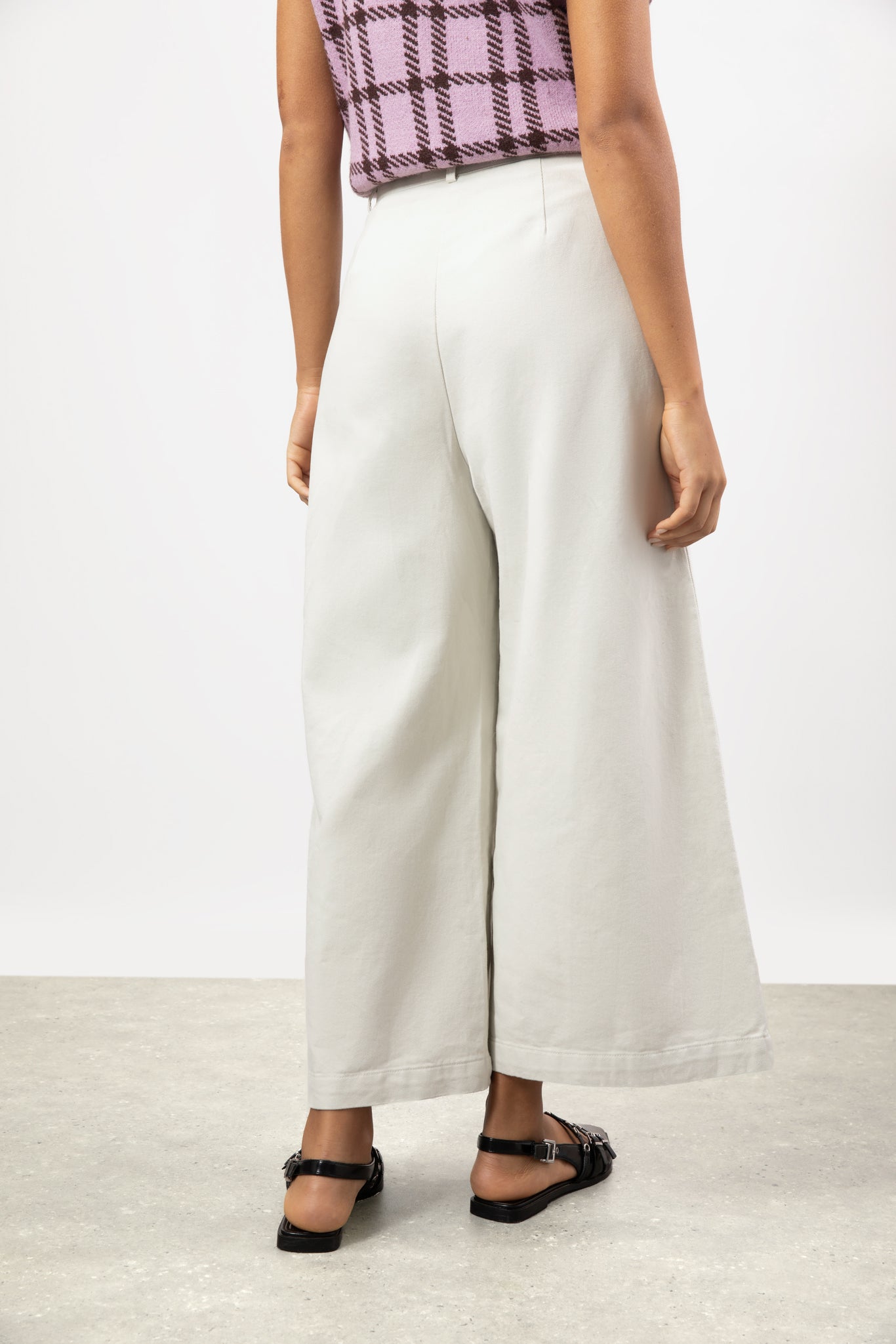 Off white single pleat wide leg jeans_2