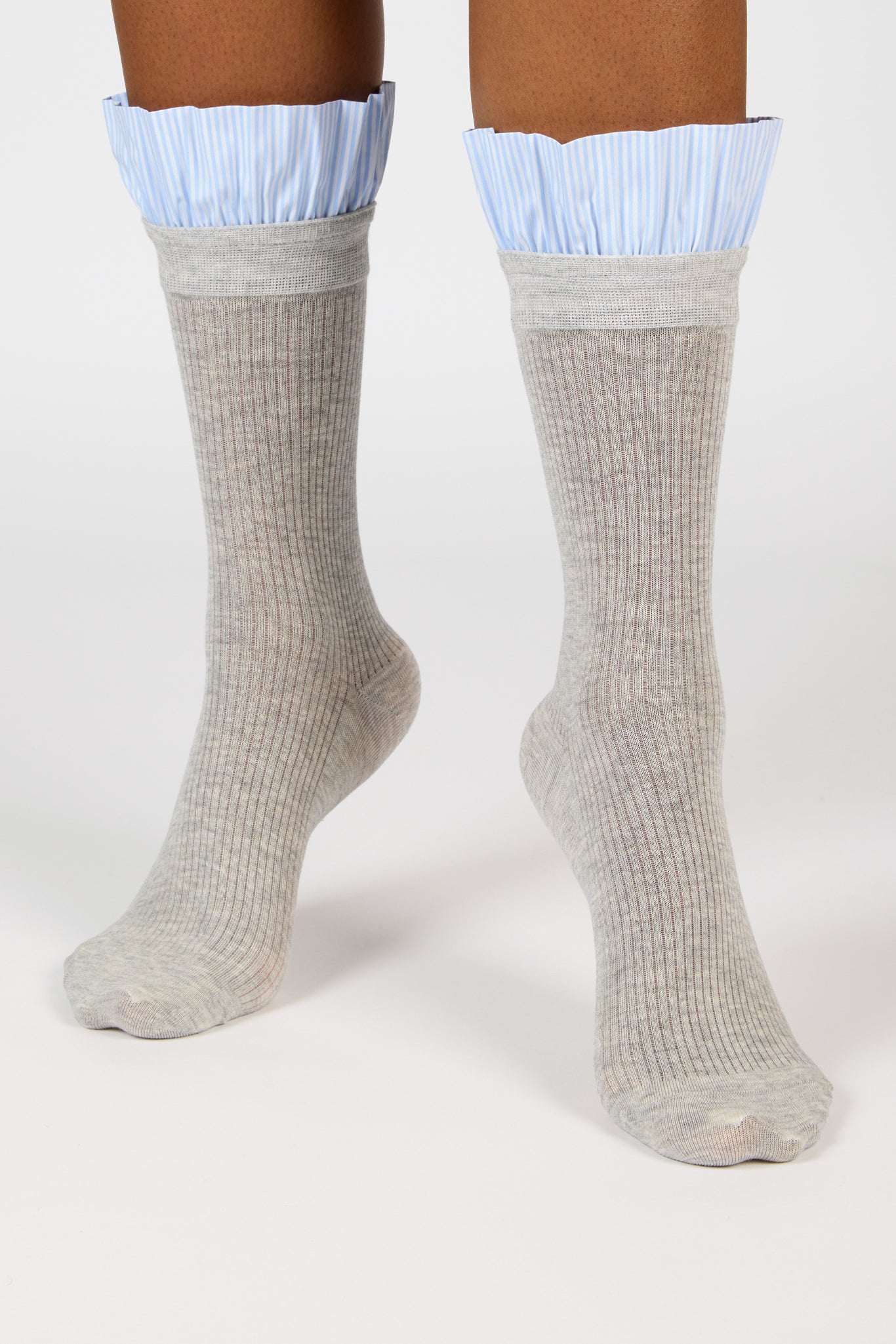 Pale grey and sky blue striped ruffle trim socks_4