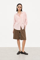 Pale pink vertical striped contrast collar shirt_5