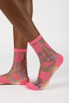 Pink sheer bold climbing flower socks_1
