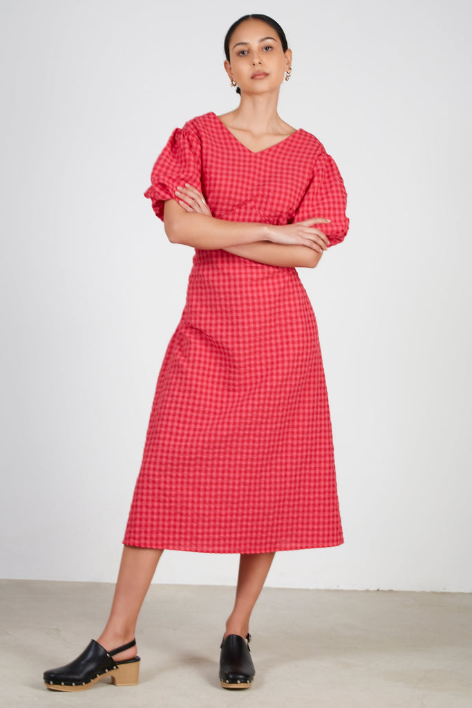 Pink and red gingham puff sleeve dress_1