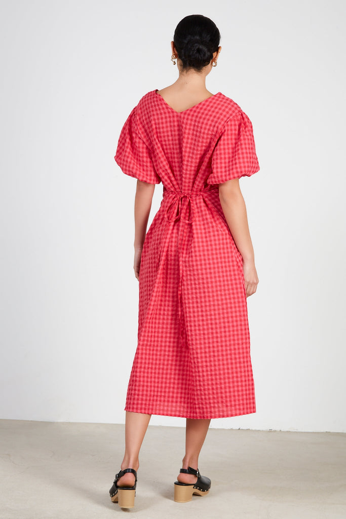 Pink and red gingham puff sleeve dress_2