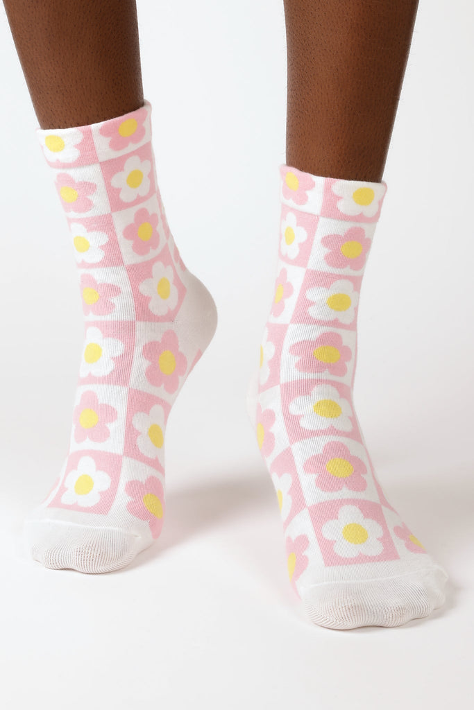 Pink daisy checkered socks_4