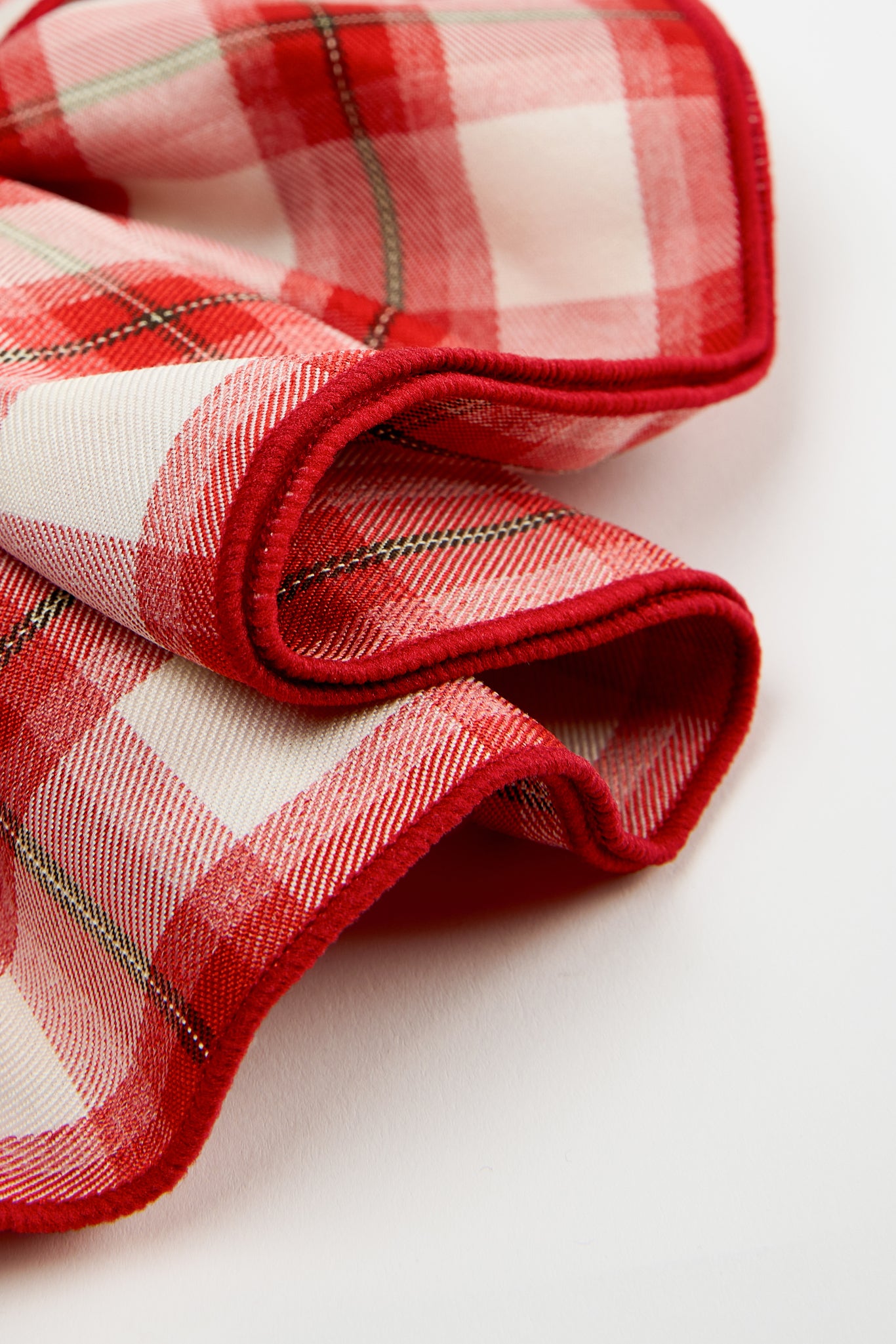 Red bold checked scrunchie_2