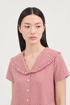 Red gingham ruffle trim giant collar short sleeved shirt_3
