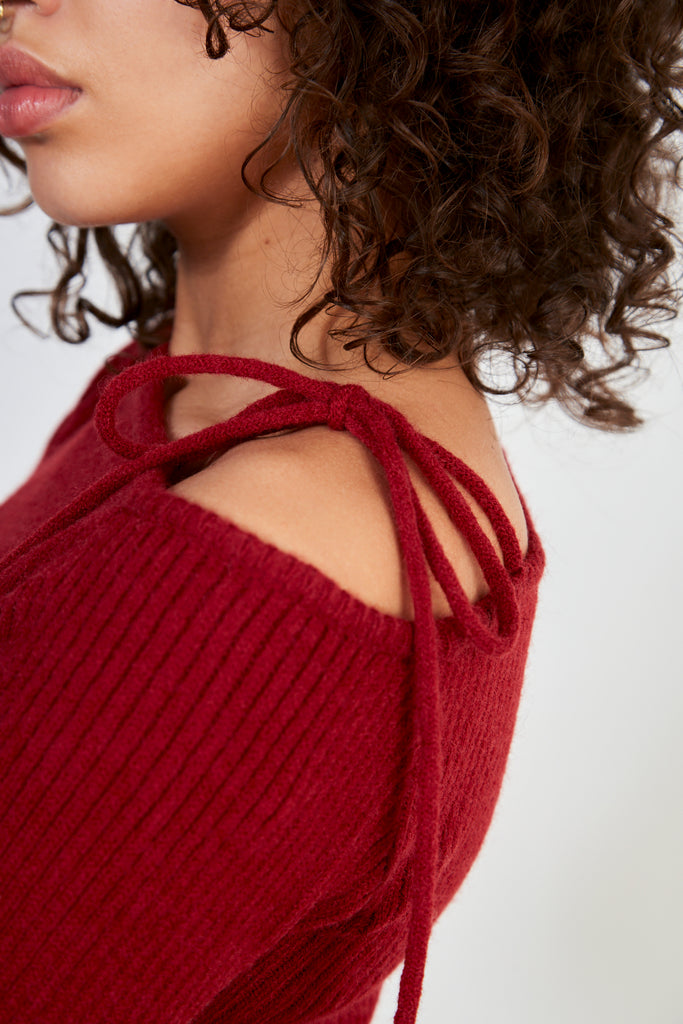 Red one shoulder tie knit top_3