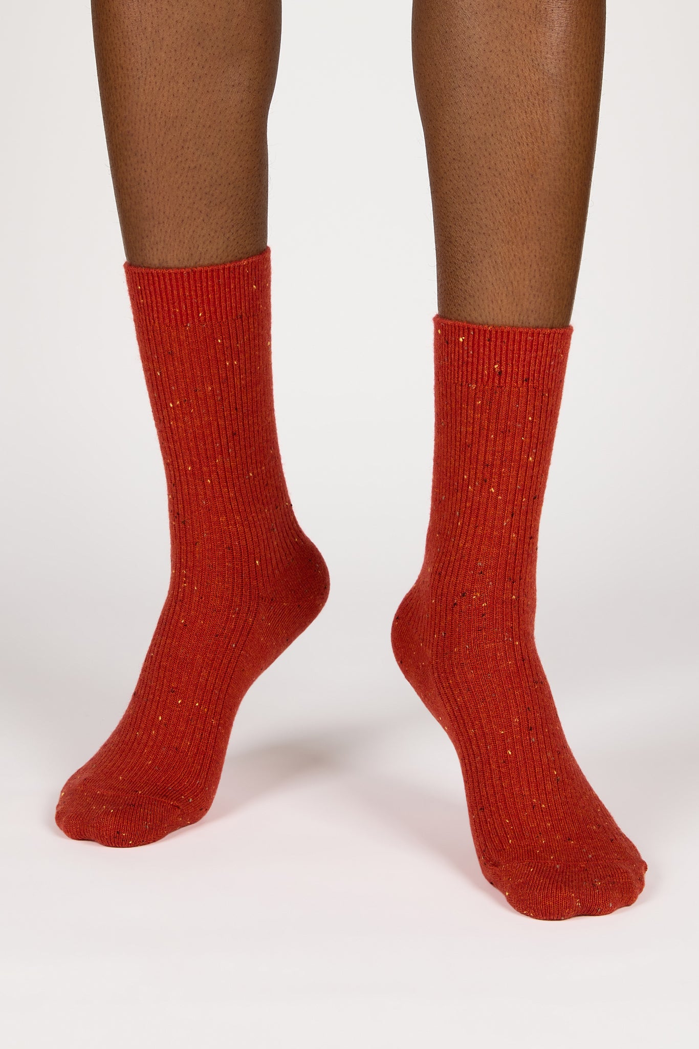 Red thin ribbed rainbow fleck socks_4