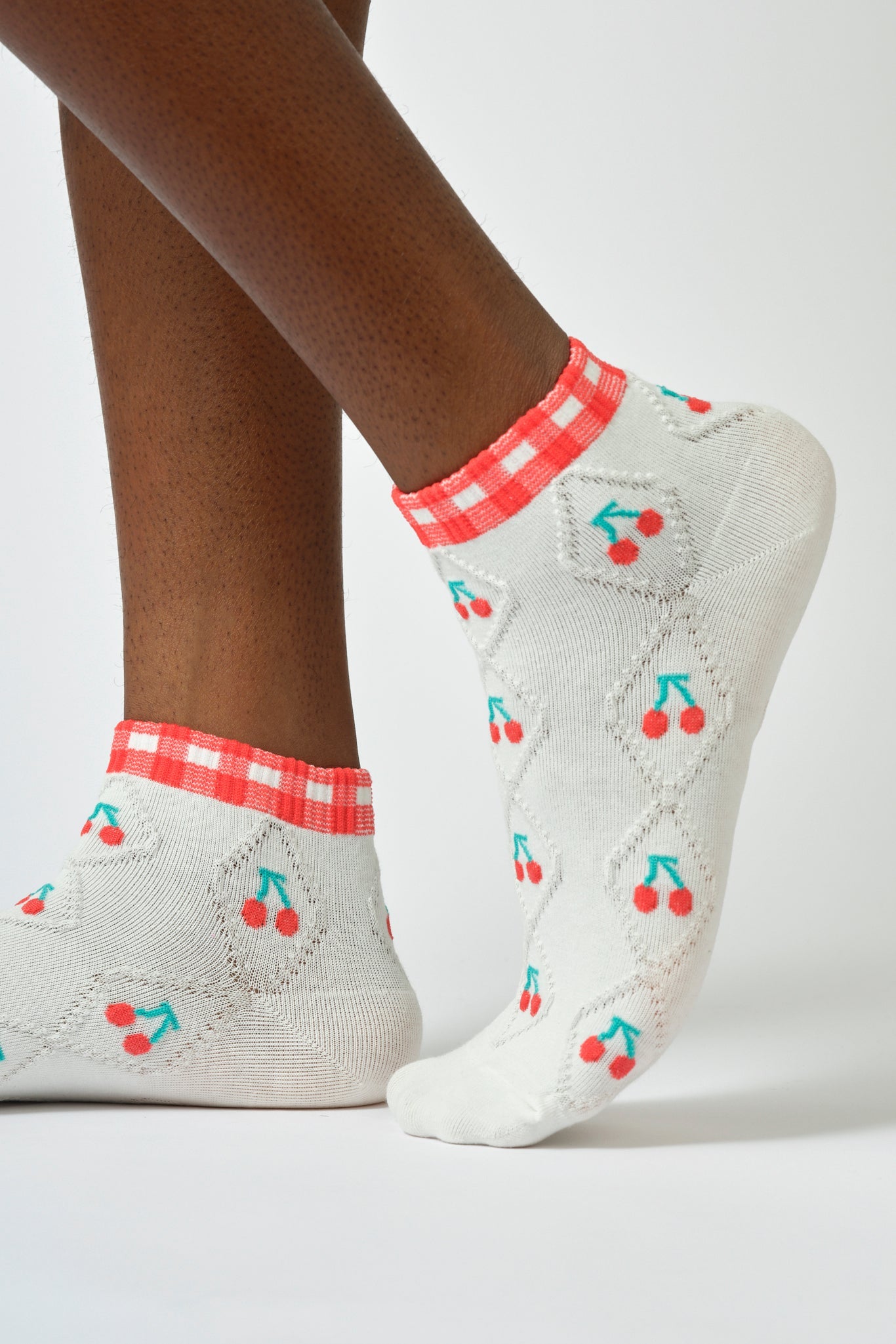 Red gingham cherry socks_1