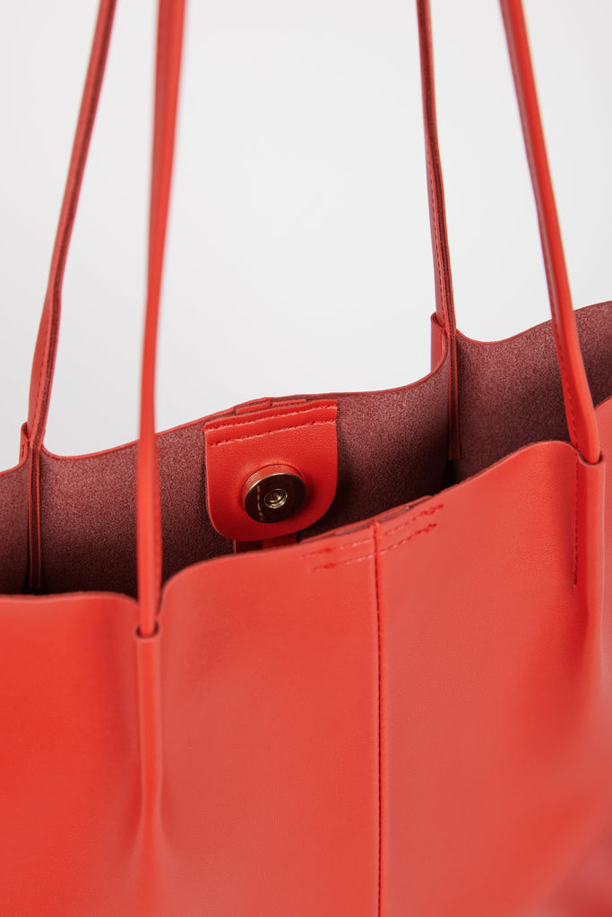 Red orange vegan leather pinched strap tote bag_3