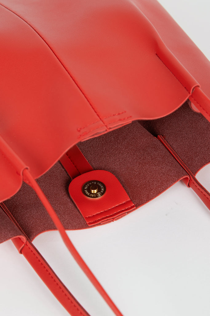 Red orange vegan leather pinched strap tote bag_4